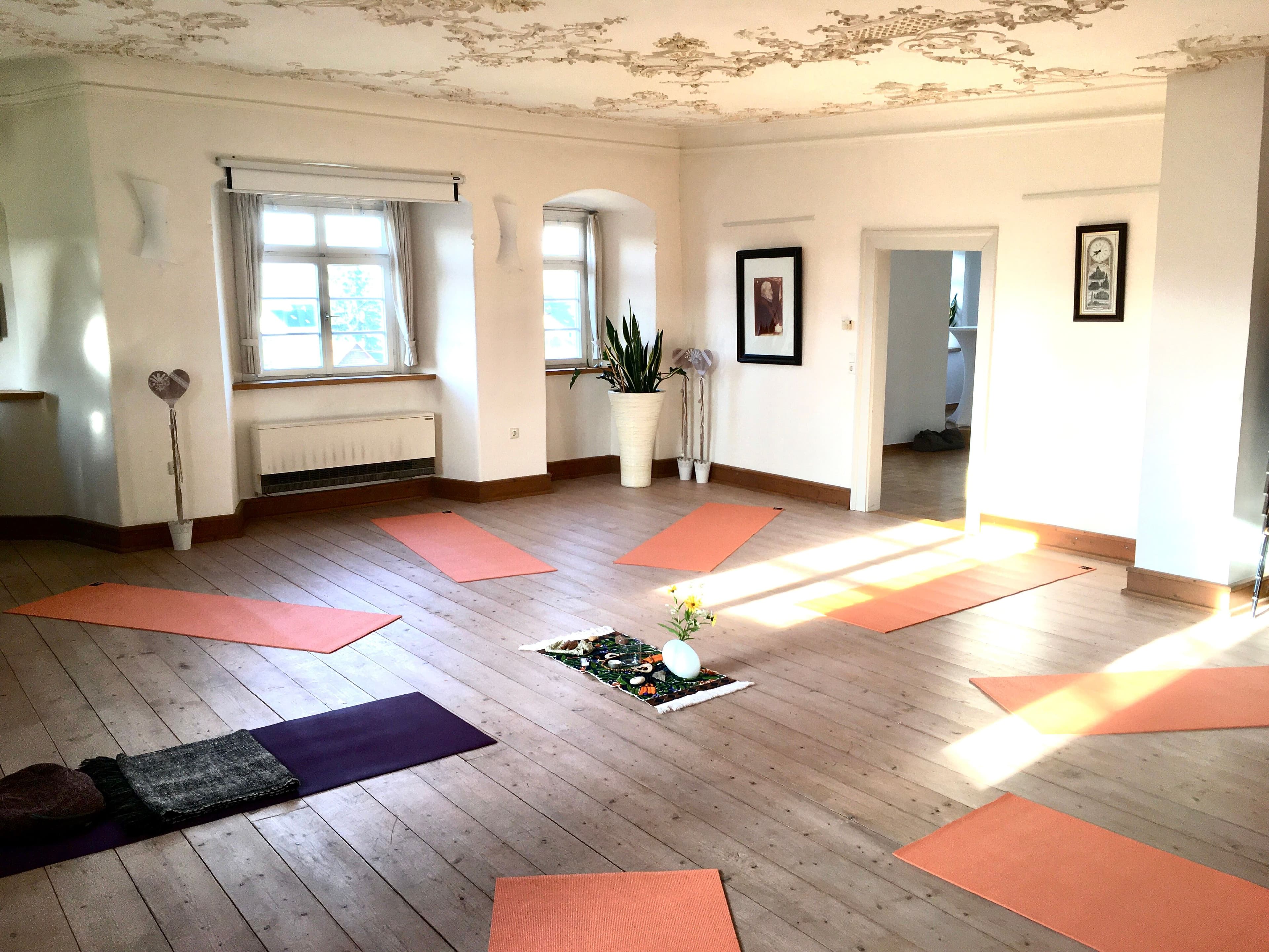 Yoga mit Bea im Schloss